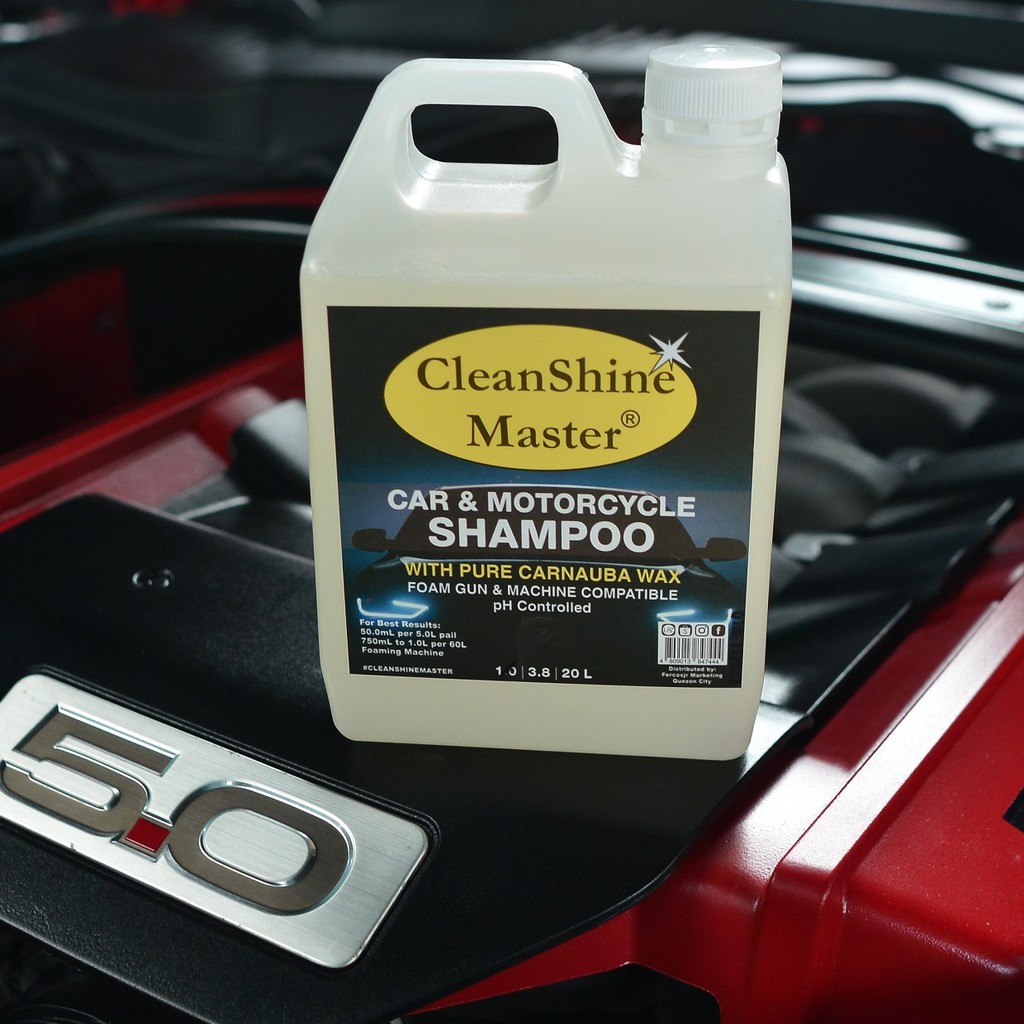 Car Shampoo with Pure CARNAUBA Wax 1 Liter by CleanShine Master