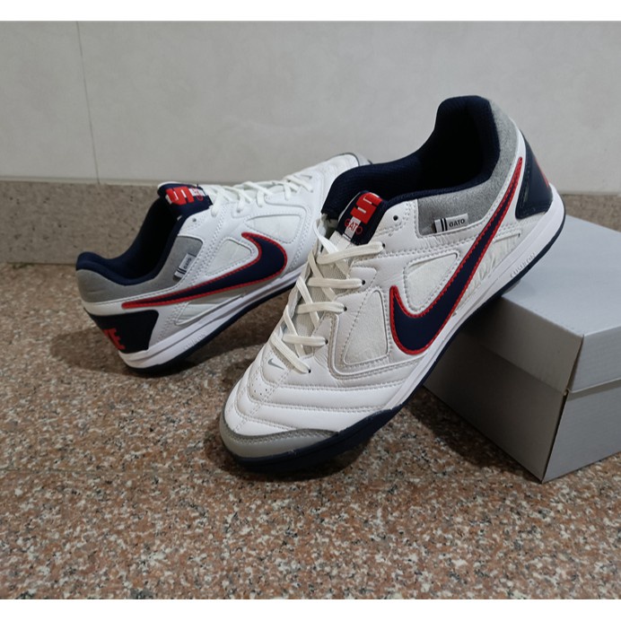 Supreme x Nike SB Gato Limited edition futsal shoes，Men's Leather flat