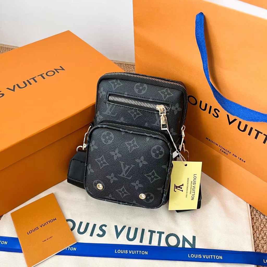 【ready stock】lv Retro Messenger Bag Men PU Mobile Phone Bag Travel