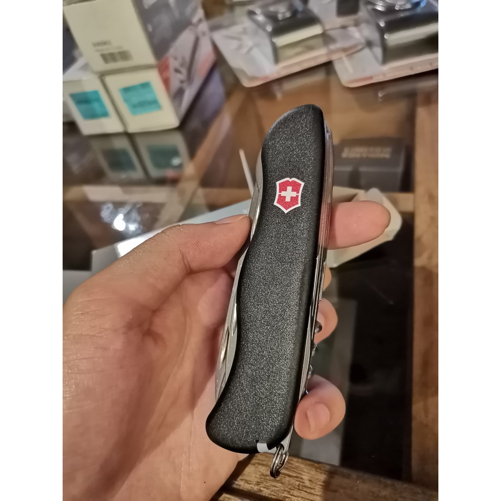 Victorinox Swiss Army Pocket Knife Outrider with 14 Functions 100