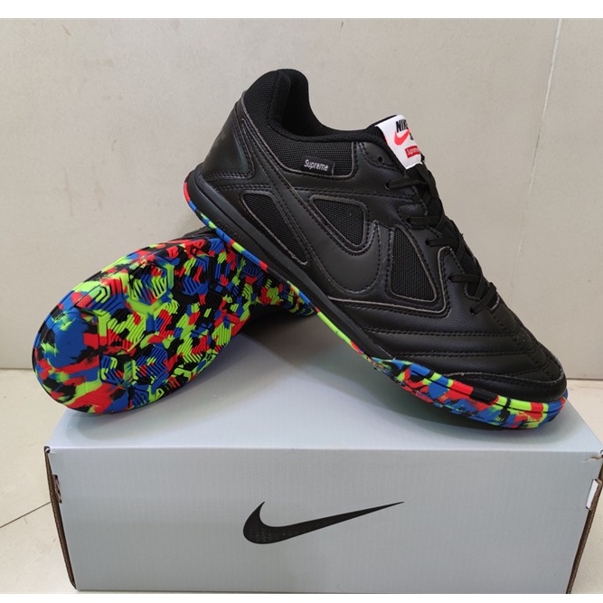 Supreme x Nike SB Gato Limited edition futsal shoes，Men's Leather flat