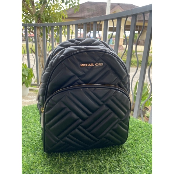 MICHAEL MICHAEL KORS ABBEY MEDIUM QUILTED LEATHER BACKPACK BLACK