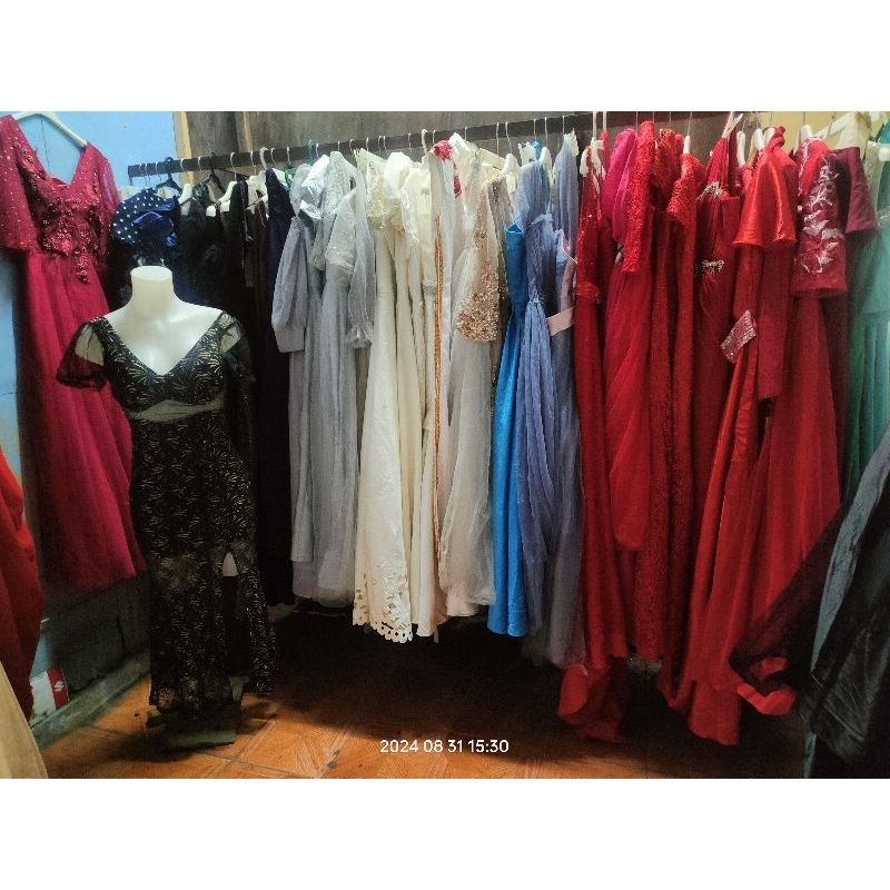 11 Gown for live selling check out (please read the description