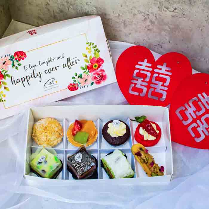 [HALAL CERTIFIED]Happy Oven Wedding Cake Gift Box 10 Boxes of 8 Pcs