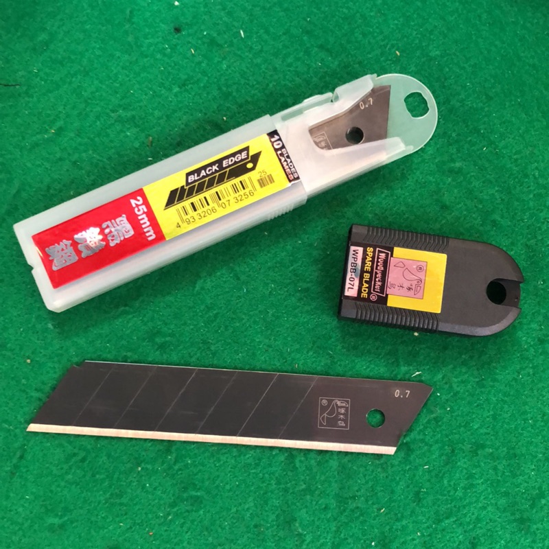 Tax Included 25mm Large Utility Blade Black Color 0.7 Thick Woodpecker