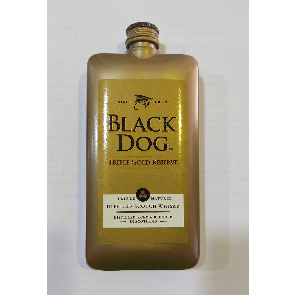 Black Dog Triple Gold Reserve triple matured blended scotch whisky