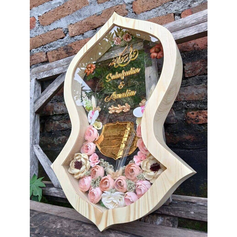 Dowry Frame Anchor Shape Pigur Spill Shape Figure Wedding Dowry