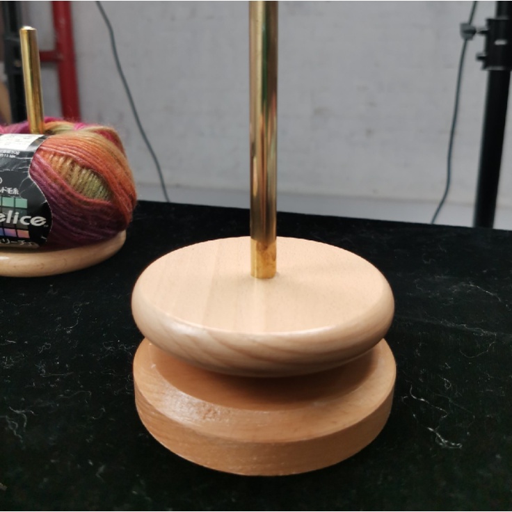 Yarn Plug Rope Braided Thread Rotating Base Helping To Roll The Silk