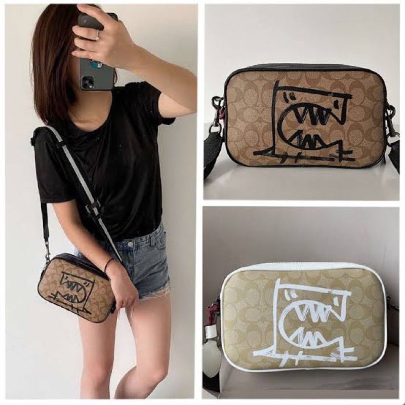 COACH VALE JES CROSSBODY IN SIGNATURE CANVAS WITH REXY BY GUANG YU