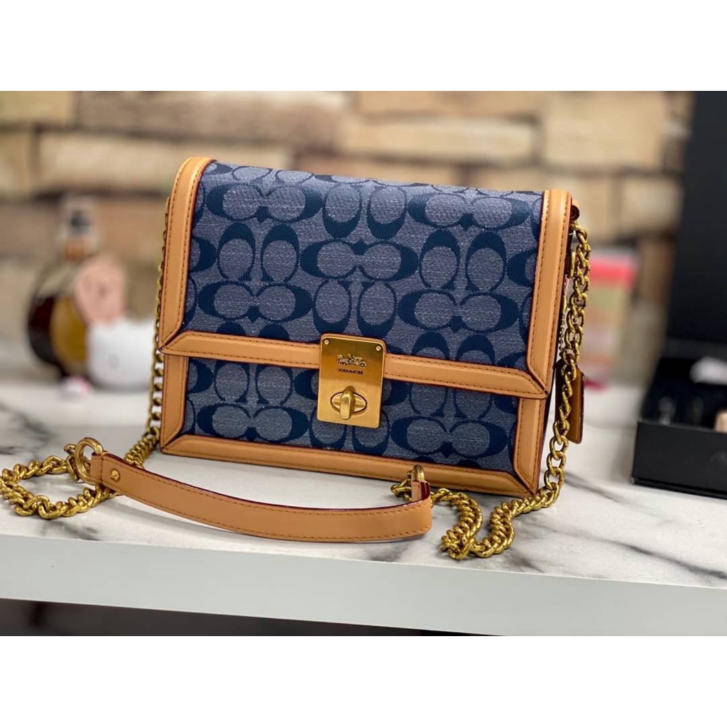 Coach Hutton Shoulder Bag in Signature Chambray Shopee Thailand