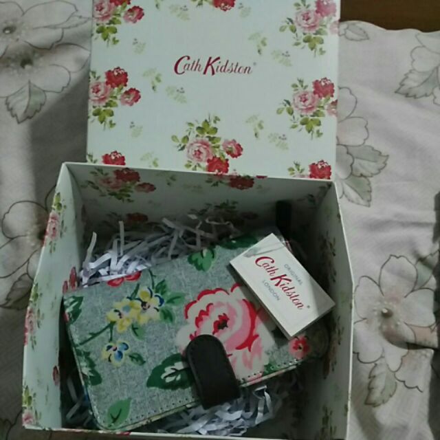 แจก code ส่วนลด 100 บาทตามภาพ Cath Kidston ของแท้ พร้อมกล่อง Shopee