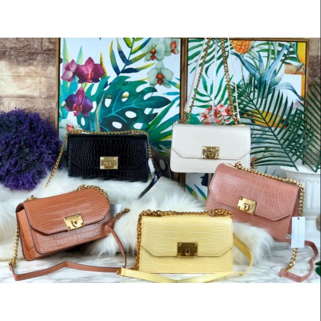 กระเป๋าสะพายข้าง CHARLES & KEITH CROCEFFECT CHAIN STRAP CROSSBODY BAG