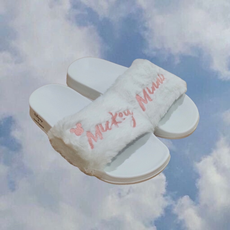 รองเท้าแตะผู้หญิง Disney x Hush Puppies สีขาว ขนปุย นุ่มๆ ของแท้ 100