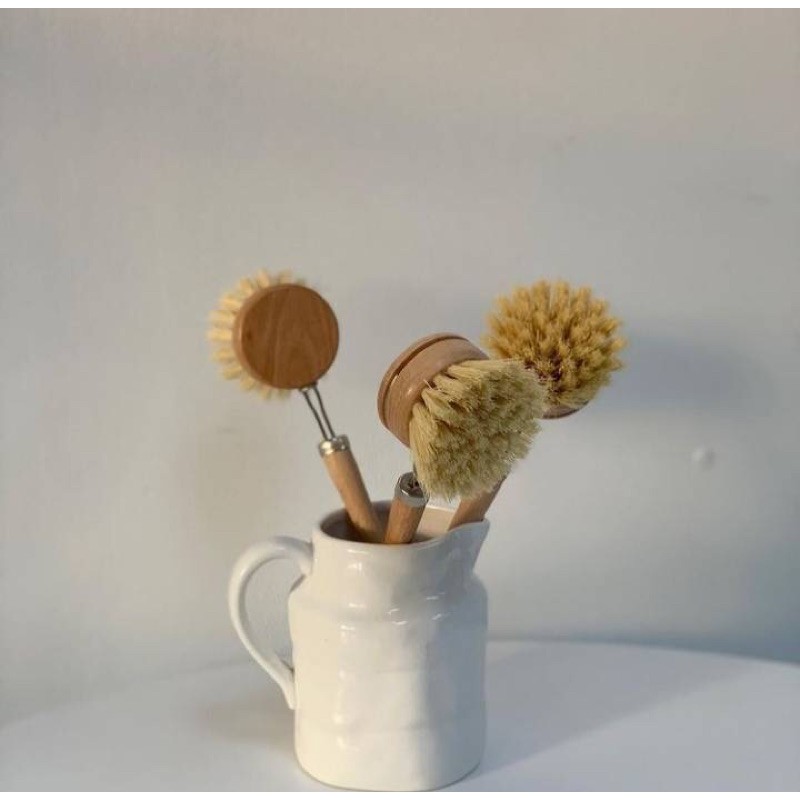 แปรงด้ามไม้ // Wooden Brush Oyster and Things Shopee Thailand