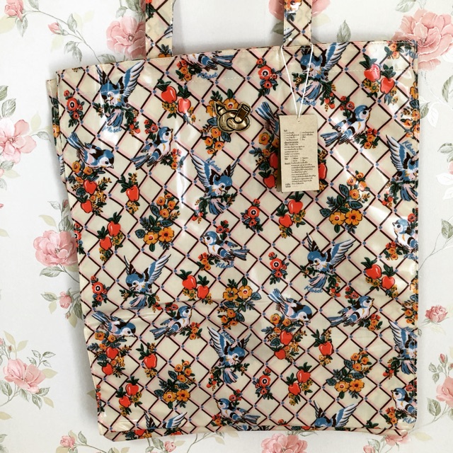 กระเป๋า kloset shopping bag (m) แท้ 100 ส่งฟรี Shopee Thailand