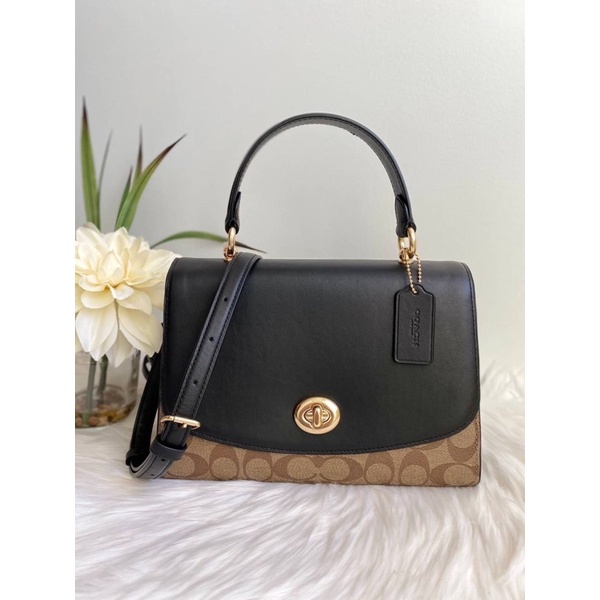 (ผ่อน0) กระเป๋า สะพายข้าง ลายซี ฝาพับดำ COACH TILLY TOP HANDLE SATCHEL