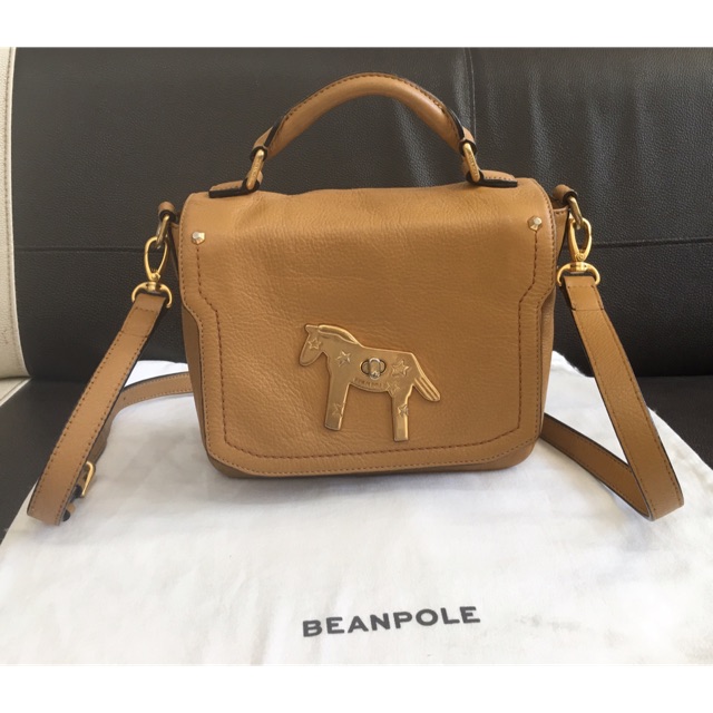 กระเป๋า Bean pole crossbody bag ของแท้ Shopee Thailand