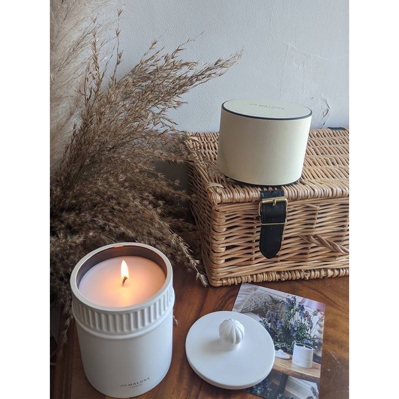 เทียนหอม JO MALONE LONDON Lilac Lavender & Lovage Home Candle 300กรัม