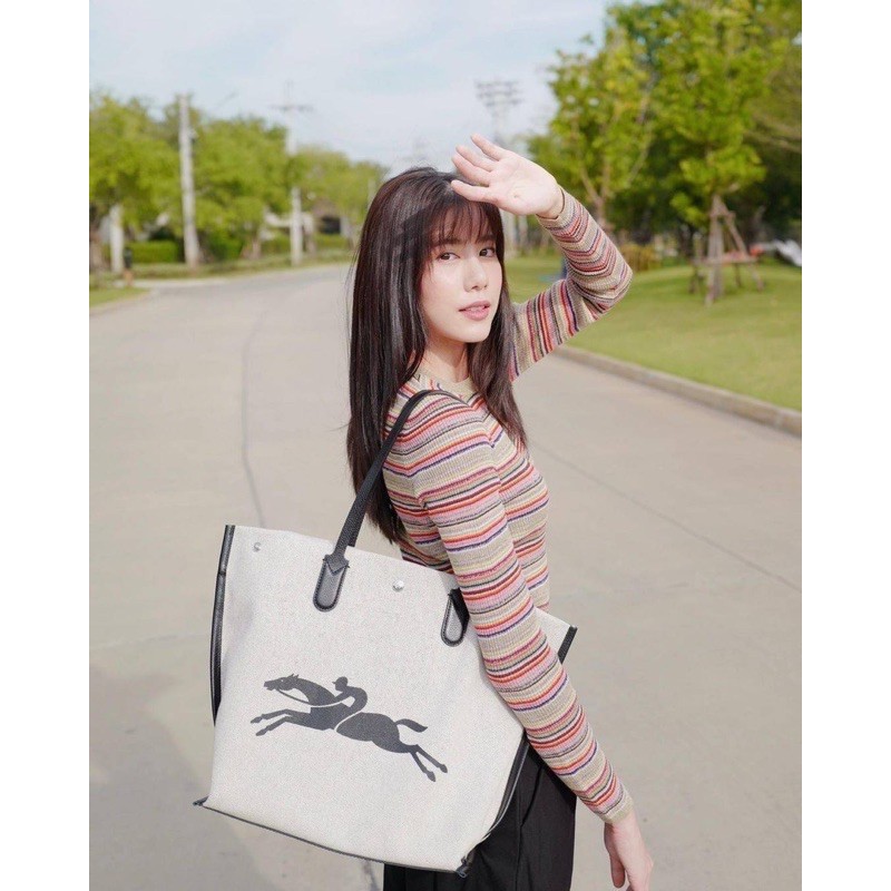 พร้อมส่ง LONGCHAMP ESSENTIAL TOILE SHOULDER BAG L ECRU วัสดุ Cotton