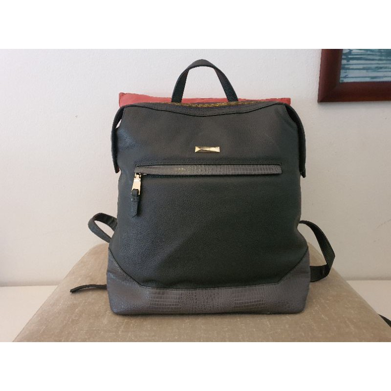 กระเป๋าเป้ Esquire Unisex Backpack (Used) Shopee Thailand