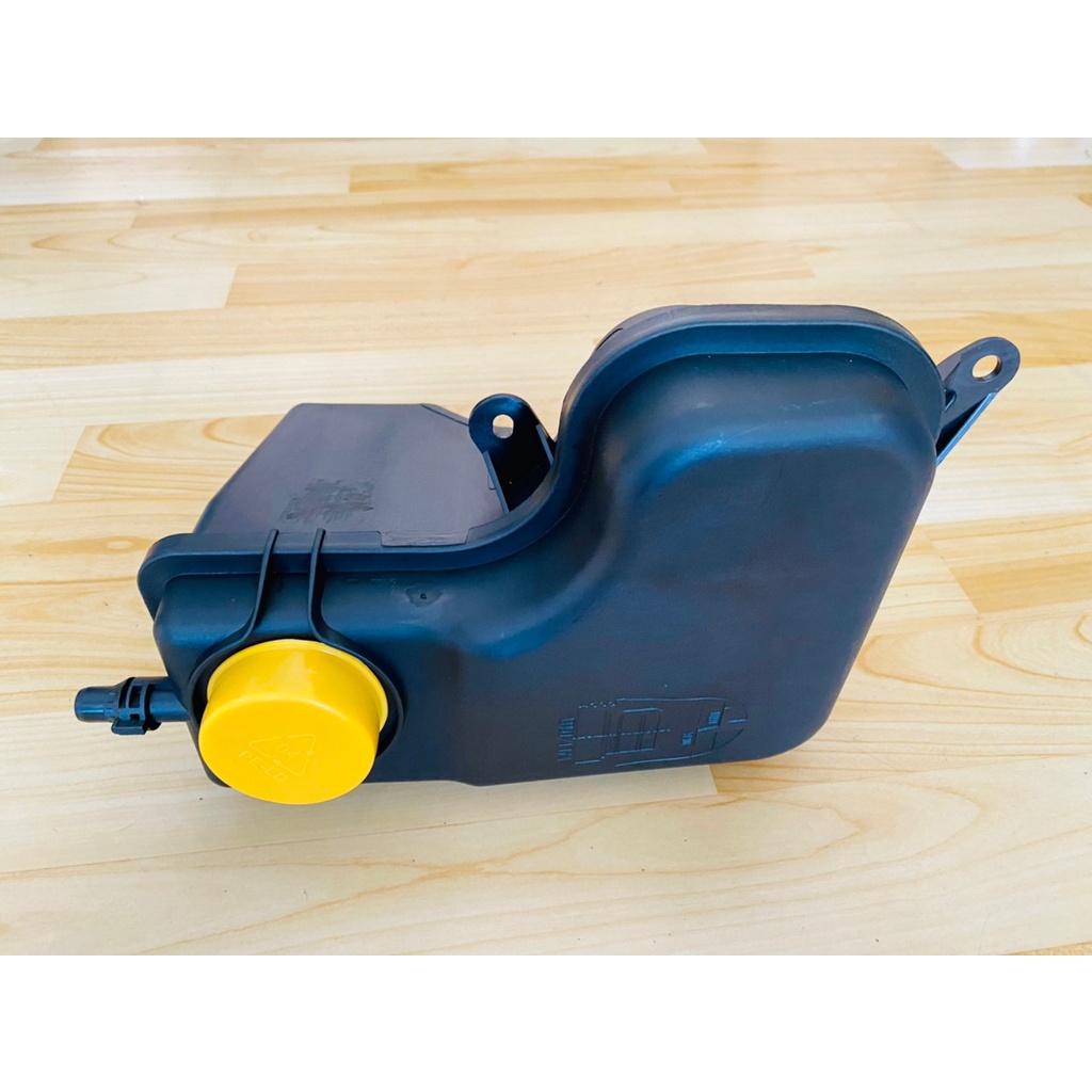 ถังหม้อพักน้ำสำรอง(Expansion Tank) BMW Series 5 E60 , X3 E83 เครื่อง