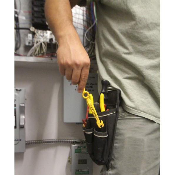 VOLTCLAW 狹小空間 電線操作利器 拉/推/彎/夾 不傷電線 高壓絕緣 安全作業好工具 蝦皮購物