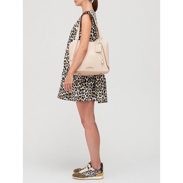 Túi The Director Extra Large Leather Tote In Beige, chính hãng Shopee