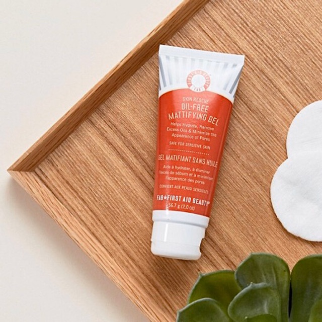Kem dưỡng ngăn ngừa mụn FIRST AID BEAUTY Skin Rescue Oil Free