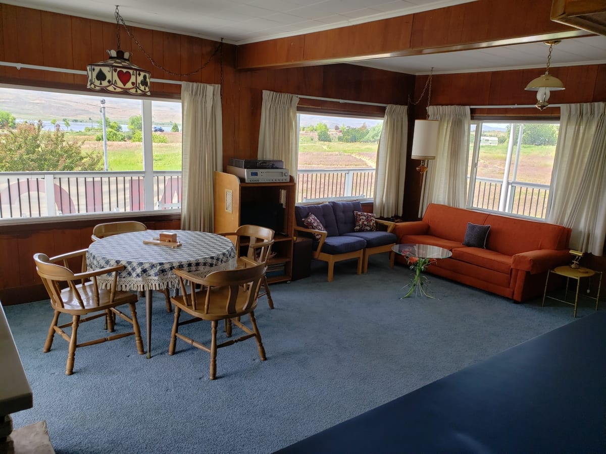 Brownlee Reservoir 2 Cabins Real Estate Auction Idaho/Oregon