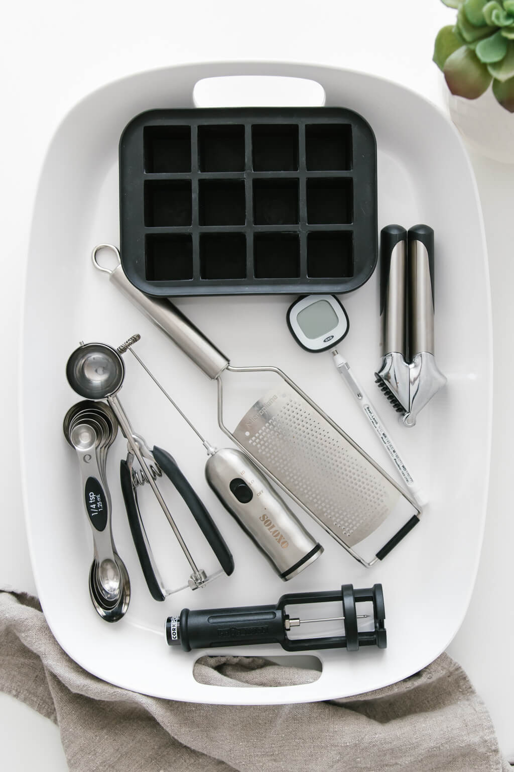 8 Useful Kitchen Gadgets for a Minimal Kitchen Downshiftology