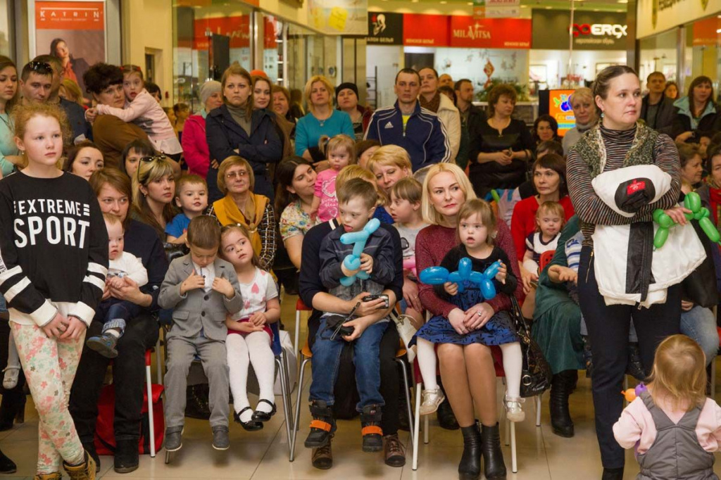 В Пензе работает фотовыставка, посвященная детям с синдромом Дауна