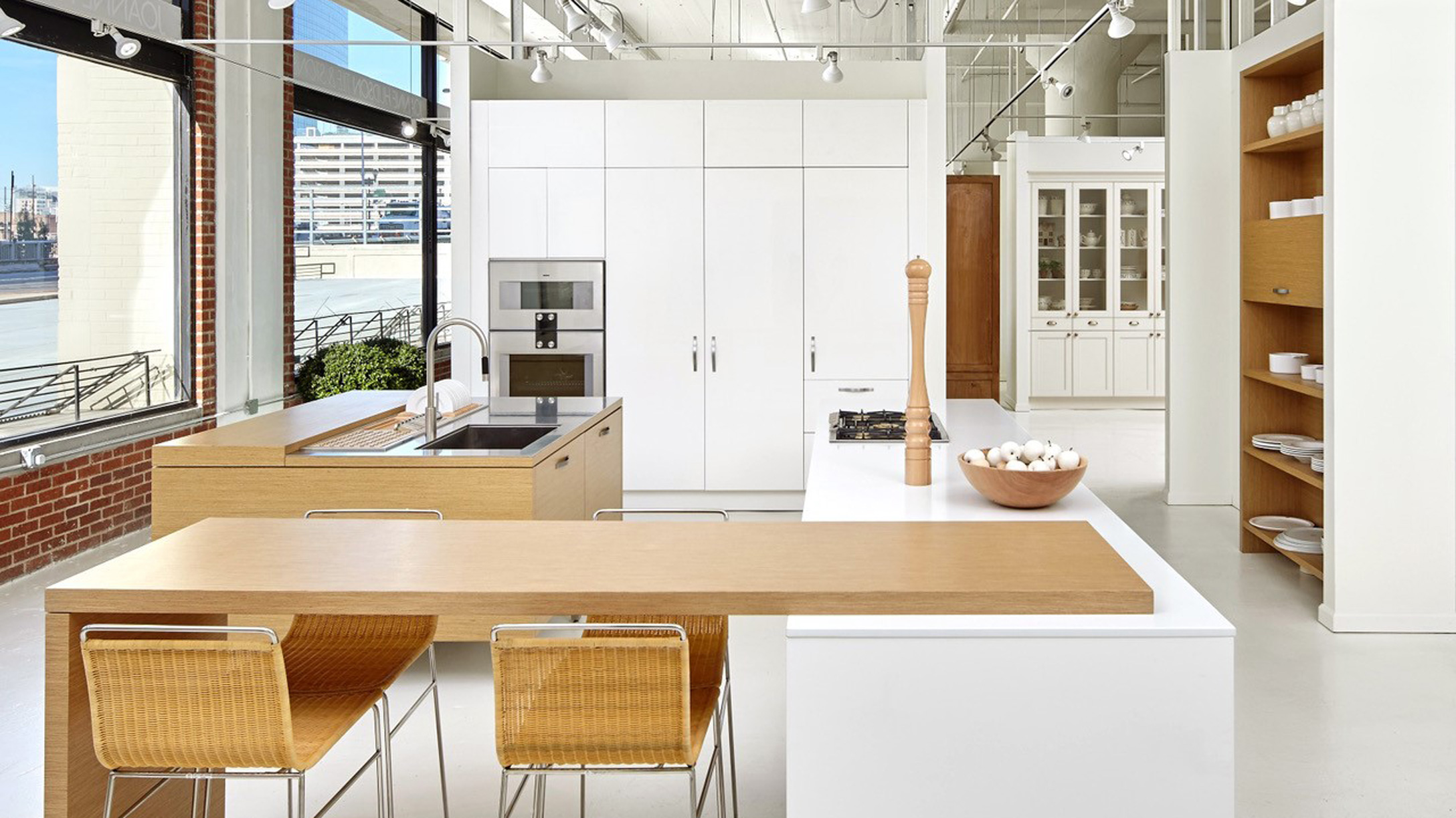 JOANNE HUDSON ASSOCIATES Downsview Kitchens and Fine Custom