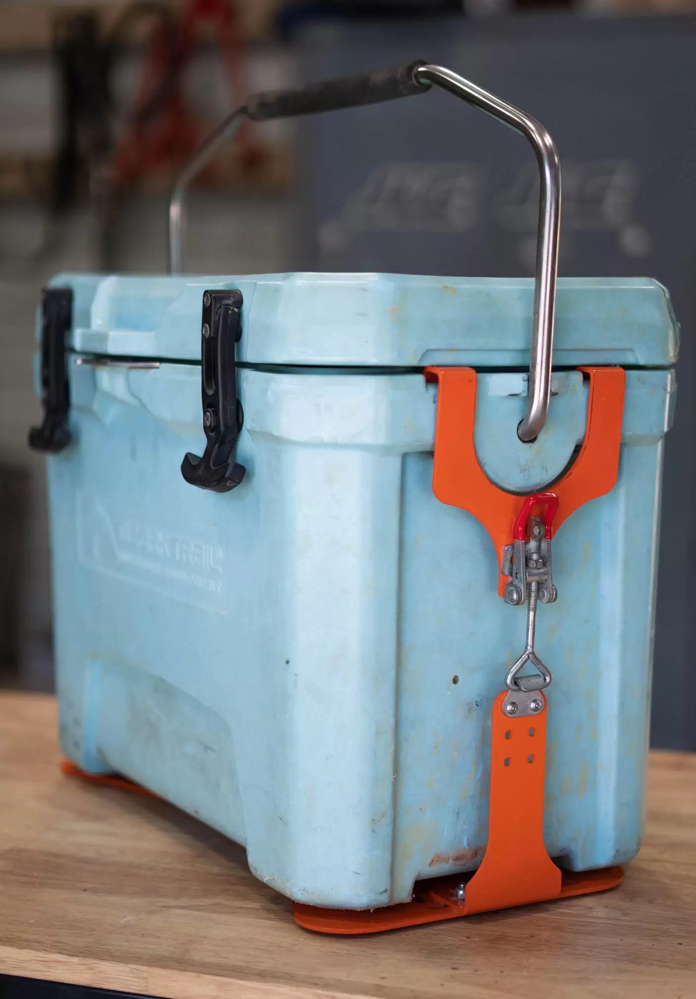 Quick Release Cooler Mounts Down to Fabricate