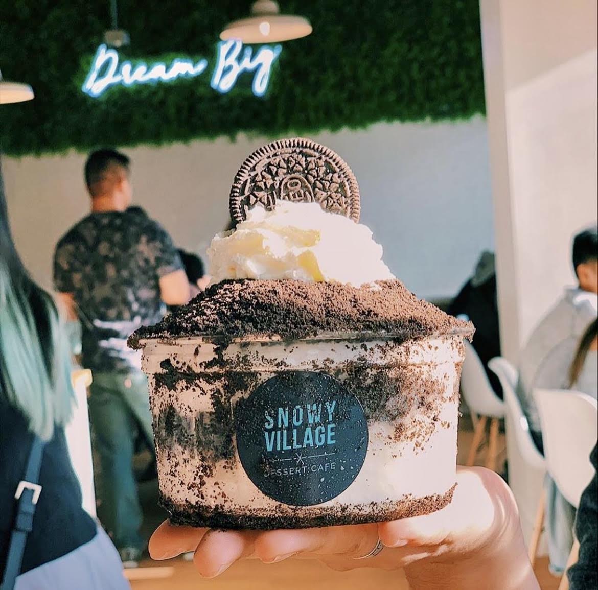 Korean Dessert Cafe and Chinese Cuisine & Hot Pot Restaurant to Share