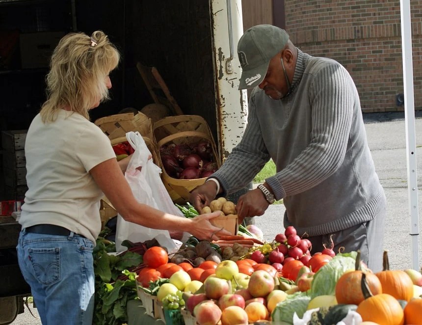 Farmers Market Returns to HuRoc Park Downtown Flat Rock