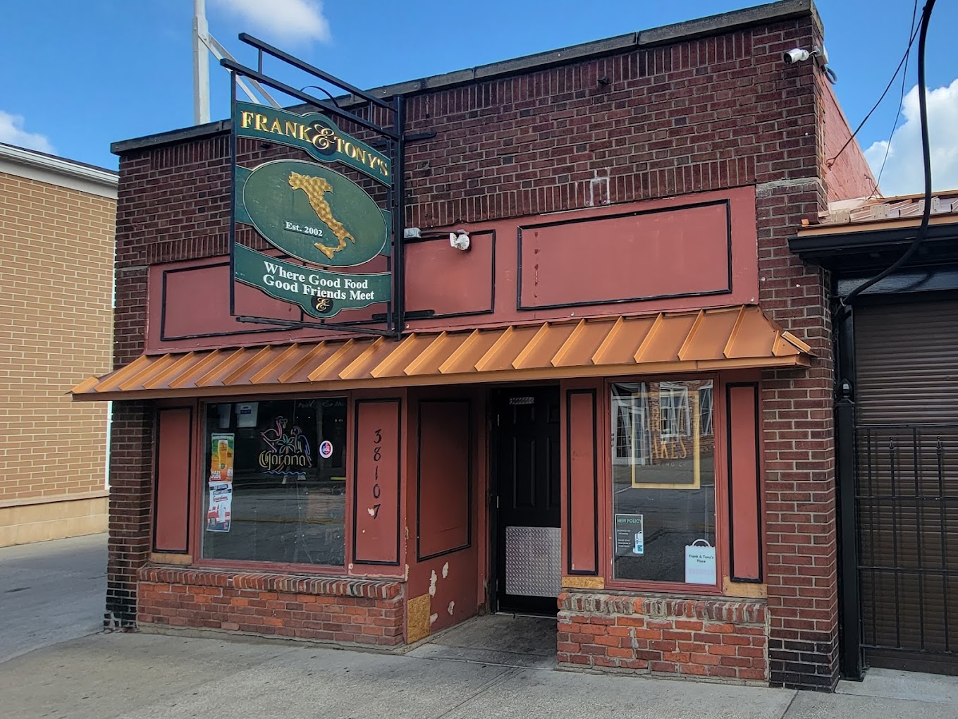 Frank & Tony's Place Downtown Willoughby Ohio Entertainment & Shopping