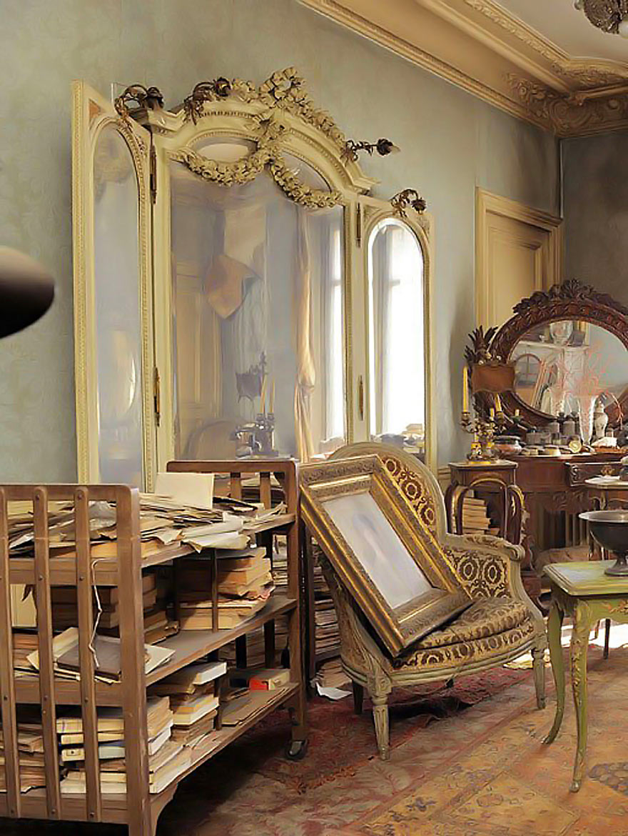 An Abandoned Paris Apartment Was Locked For 70 Years. This Peek Inside