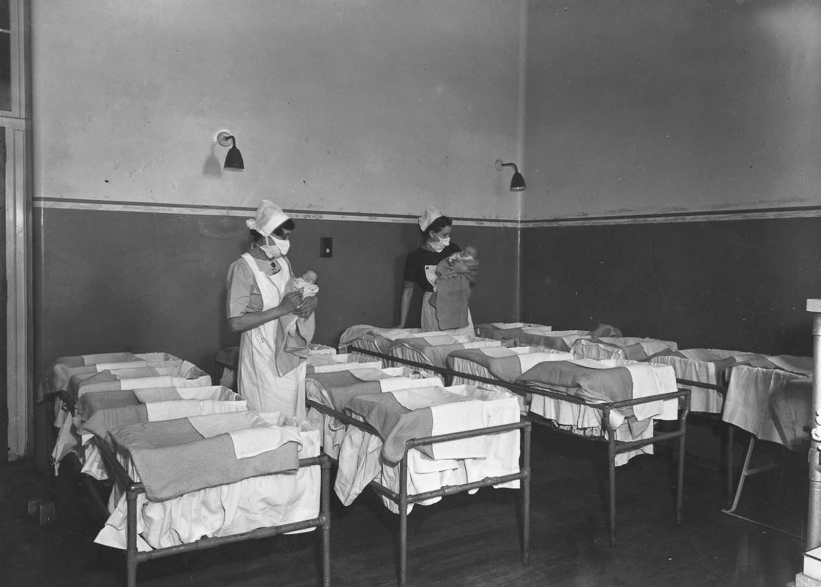 These Historical Photos Communicate How Huge The Baby Boom Was
