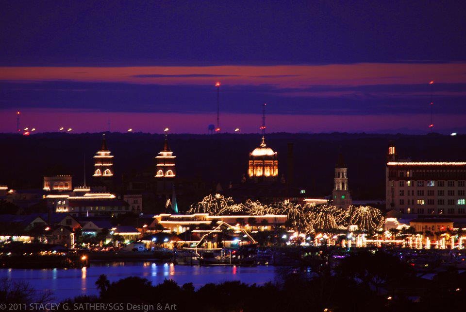 Visit These 20 Small Towns To See Beautiful Christmas Lights