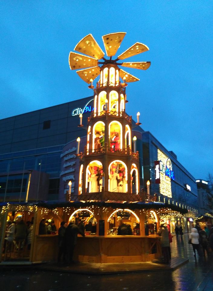 Visit These 20 Small Towns To See Beautiful Christmas Lights