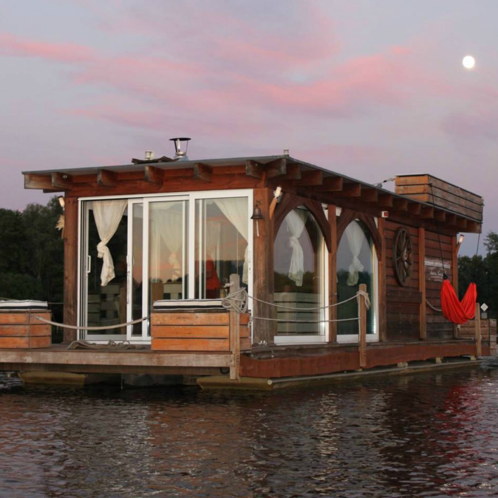 Twelve Incredible Tiny Houseboats You Can Rent Around The World