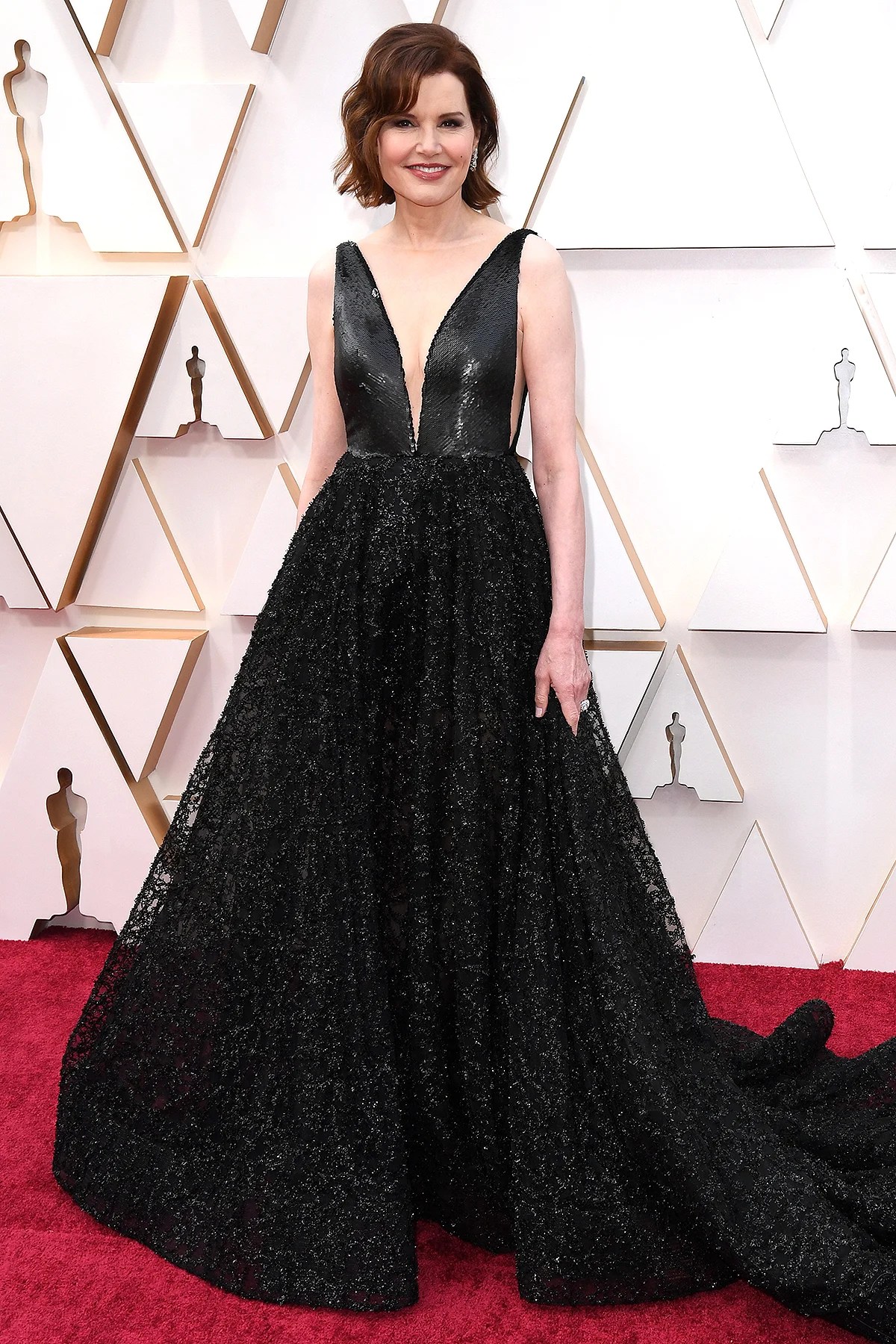 64YearOld Geena Davis Rocks The Oscars In Stunning Plunging Gown