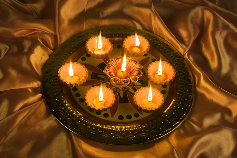 Vastu Tips For Lighting Diyas At Home