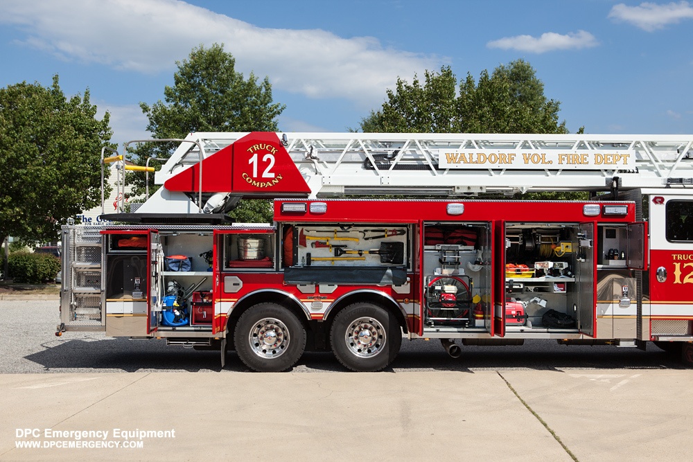 Waldorf Volunteer Fire Department / Viper 109' Aerial Ladder DPC