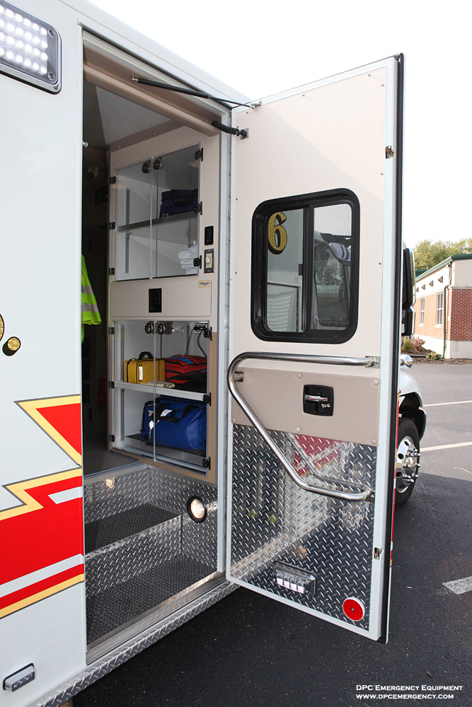 Hurlock Volunteer Fire Company / PL Custom Titan MediumDuty Ambulance DPC Emergency