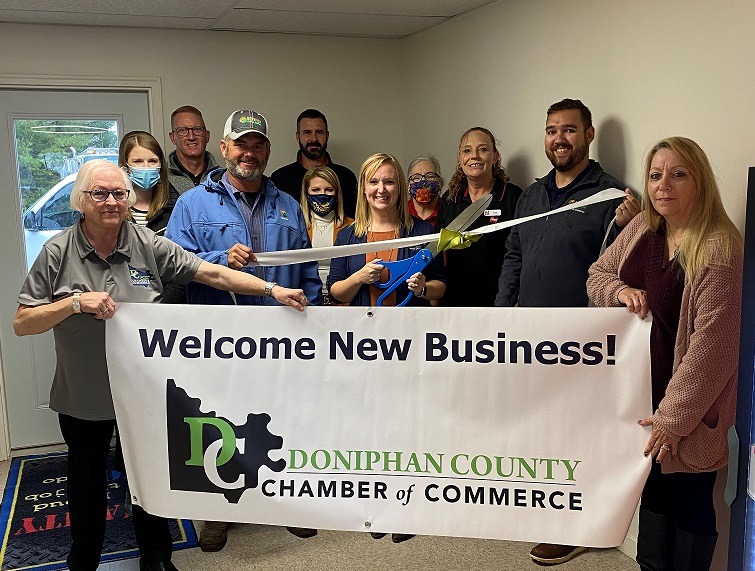 Berwick Oil holds open house and Chamber ribbon cutting Doniphan