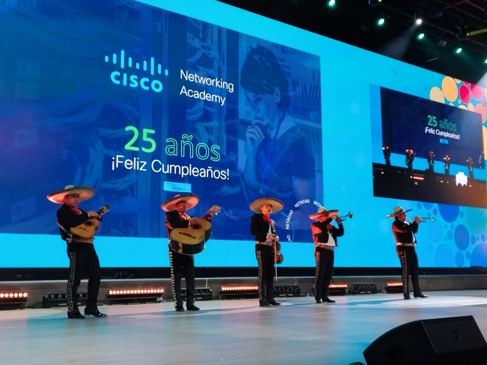 Cisco Networking Academy va por 6.2 millones de estudiantes en América