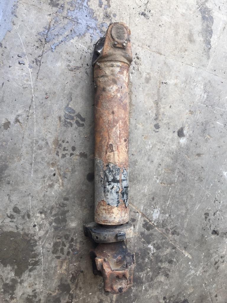 2011 Kenworth T800 Drive Shaft, Front Payless Truck Parts