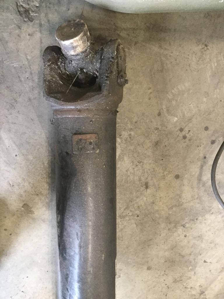 2013 Kenworth T800 Drive Shaft, Front Payless Truck Parts