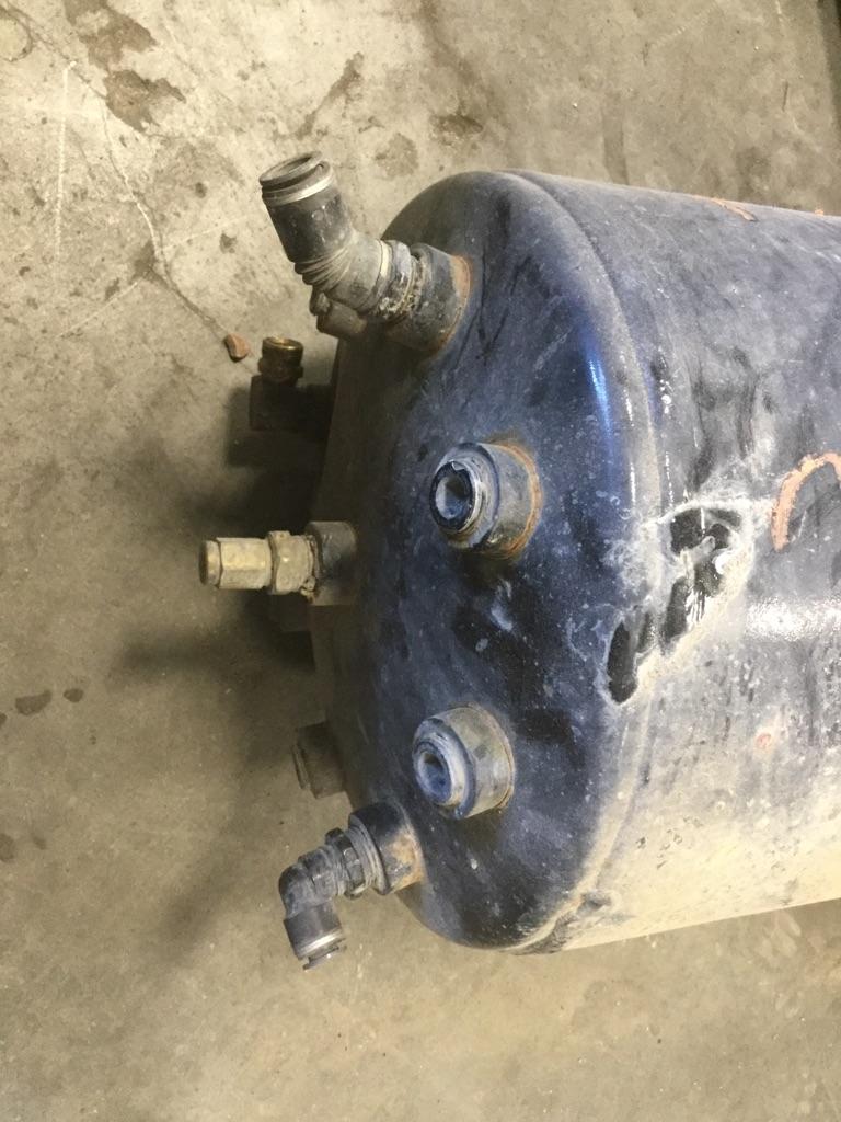 2017 Freightliner Cascadia Air Tank Payless Truck Parts 2017 Freightliner Cascadia Air Tank Payless Truck Parts